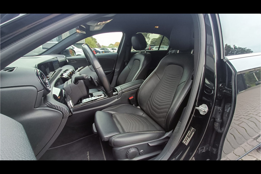Mercedes-Benz A-Klasse 200 Business Solution Plus Upgrade | Wide Screen | Navi | Stoelverw. | LED/Xenon | Camera |
