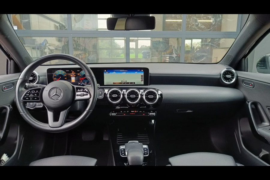 Mercedes-Benz A-Klasse 200 Business Solution Plus Upgrade | Wide Screen | Navi | Stoelverw. | LED/Xenon | Camera |