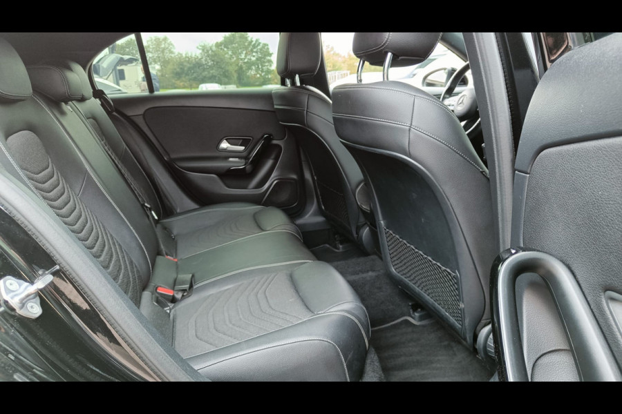Mercedes-Benz A-Klasse 200 Business Solution Plus Upgrade | Wide Screen | Navi | Stoelverw. | LED/Xenon | Camera |