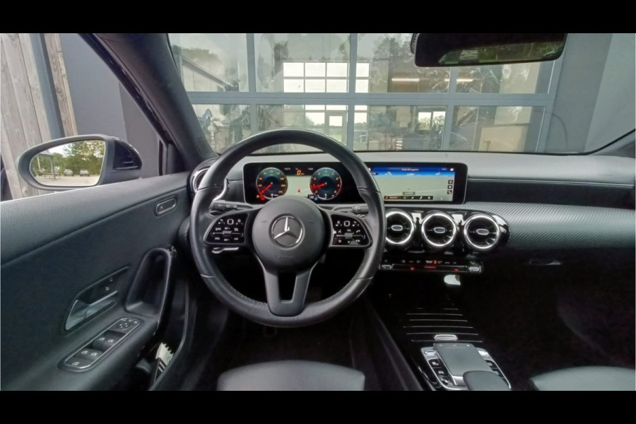 Mercedes-Benz A-Klasse 200 Business Solution Plus Upgrade | Wide Screen | Navi | Stoelverw. | LED/Xenon | Camera |