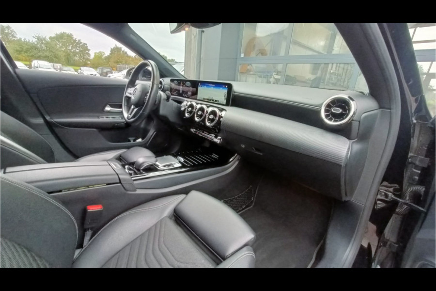 Mercedes-Benz A-Klasse 200 Business Solution Plus Upgrade | Wide Screen | Navi | Stoelverw. | LED/Xenon | Camera |