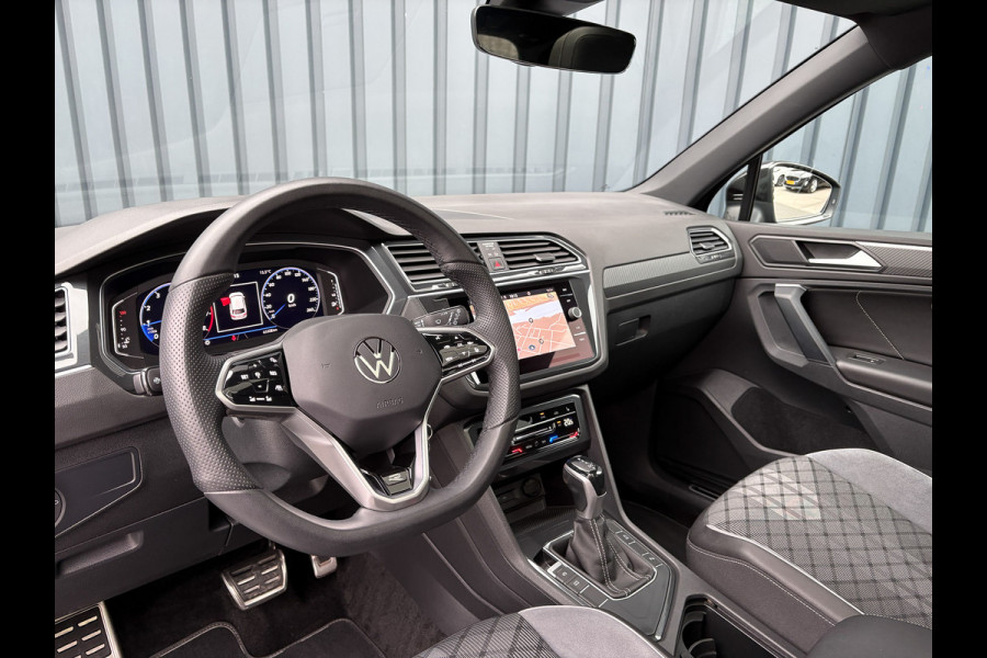 Volkswagen Tiguan 1.5 TSI R-Line Black Style | Panodak | Elk. A-klep | IQ Light | Camera | Prijs Rijklaar!!