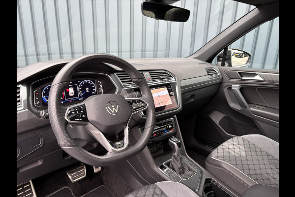 Volkswagen Tiguan 1.5 TSI R-Line Black Style | Panodak | Elk. A-klep | IQ Light | Camera | Prijs Rijklaar!!
