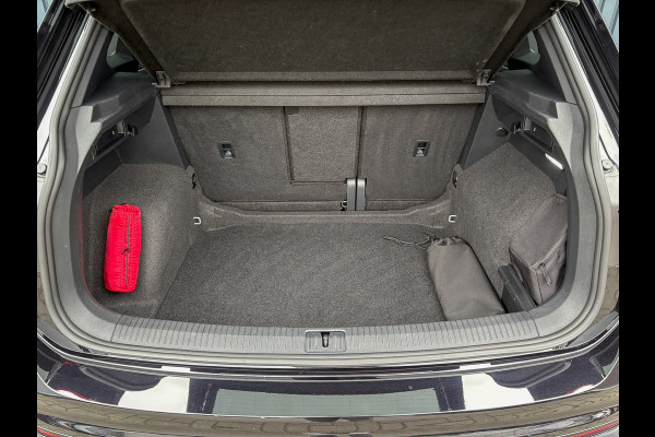 Volkswagen Tiguan 1.5 TSI R-Line Black Style | Panodak | Elk. A-klep | IQ Light | Camera | Prijs Rijklaar!!