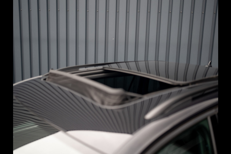 Volkswagen Tiguan 1.5 TSI R-Line Black Style | Panodak | Elk. A-klep | IQ Light | Camera | Prijs Rijklaar!!