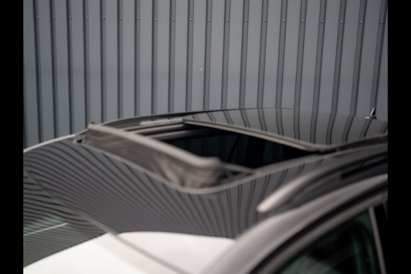 Volkswagen Tiguan 1.5 TSI R-Line Black Style | Panodak | Elk. A-klep | IQ Light | Camera | Prijs Rijklaar!!