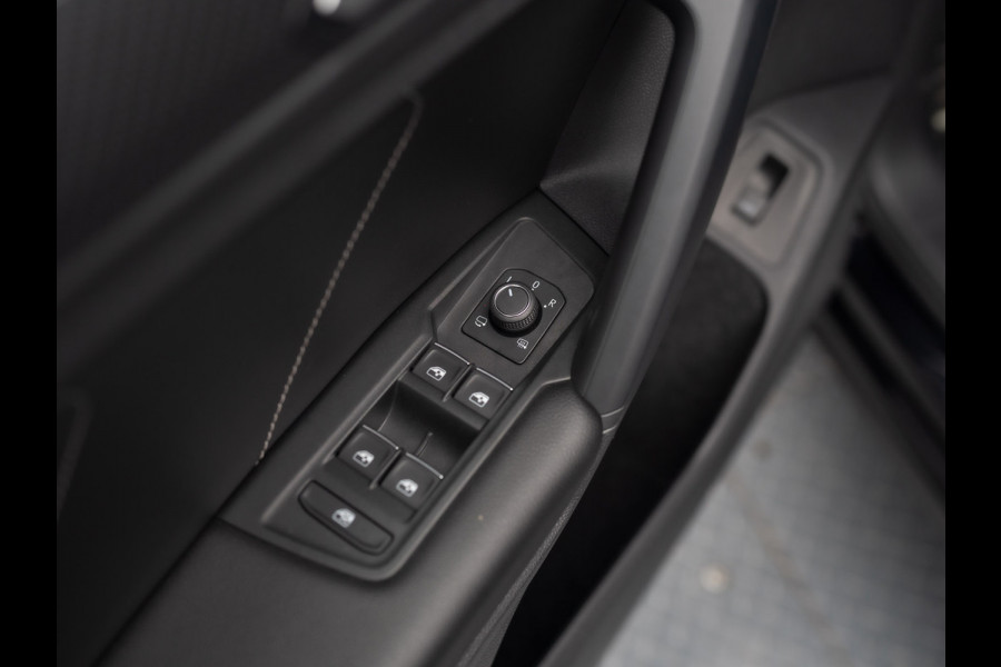 Volkswagen Tiguan 1.5 TSI R-Line Black Style | Panodak | Elk. A-klep | IQ Light | Camera | Prijs Rijklaar!!