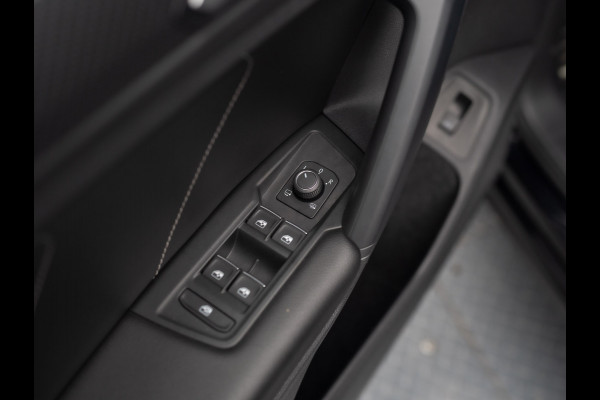Volkswagen Tiguan 1.5 TSI R-Line Black Style | Panodak | Elk. A-klep | IQ Light | Camera | Prijs Rijklaar!!