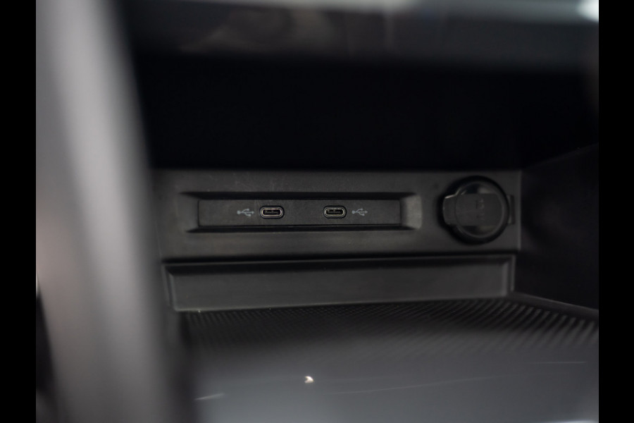 Volkswagen Tiguan 1.5 TSI R-Line Black Style | Panodak | Elk. A-klep | IQ Light | Camera | Prijs Rijklaar!!