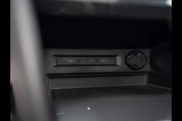 Volkswagen Tiguan 1.5 TSI R-Line Black Style | Panodak | Elk. A-klep | IQ Light | Camera | Prijs Rijklaar!!