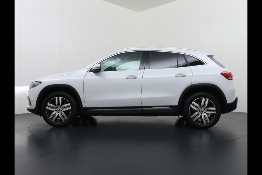 Mercedes-Benz EQA 250 Luxury Line 67 kWh LEDER | AMBILIGHT | CAMERA | PANORAMADAK | RIJKLAARPRIJS INCL. 12MND BOVAG