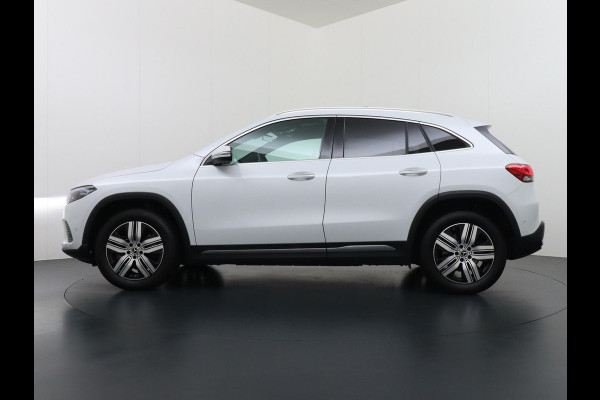 Mercedes-Benz EQA 250 Luxury Line 67 kWh LEDER | AMBILIGHT | CAMERA | PANORAMADAK | RIJKLAARPRIJS INCL. 12MND BOVAG