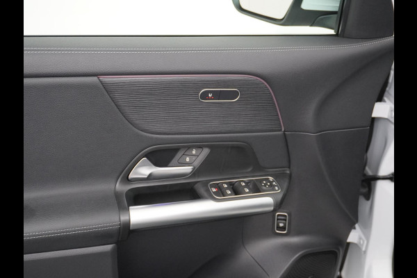 Mercedes-Benz EQA 250 Luxury Line 67 kWh LEDER | AMBILIGHT | CAMERA | PANORAMADAK | RIJKLAARPRIJS INCL. 12MND BOVAG