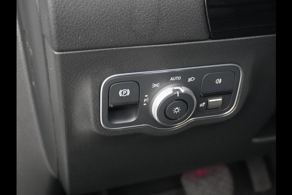 Mercedes-Benz EQA 250 Luxury Line 67 kWh LEDER | AMBILIGHT | CAMERA | PANORAMADAK | RIJKLAARPRIJS INCL. 12MND BOVAG