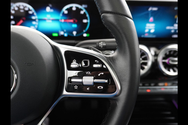 Mercedes-Benz EQA 250 Luxury Line 67 kWh LEDER | AMBILIGHT | CAMERA | PANORAMADAK | RIJKLAARPRIJS INCL. 12MND BOVAG