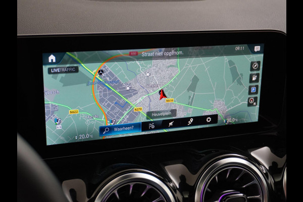 Mercedes-Benz EQA 250 Luxury Line 67 kWh LEDER | AMBILIGHT | CAMERA | PANORAMADAK | RIJKLAARPRIJS INCL. 12MND BOVAG