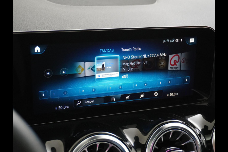 Mercedes-Benz EQA 250 Luxury Line 67 kWh LEDER | AMBILIGHT | CAMERA | PANORAMADAK | RIJKLAARPRIJS INCL. 12MND BOVAG