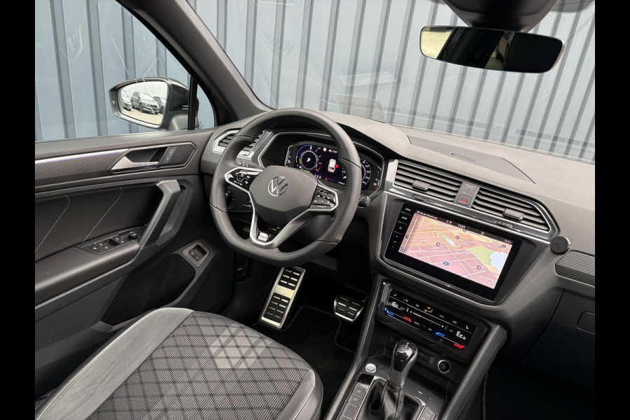 Volkswagen Tiguan 1.4 TSI eHybrid R-Line Business+ | Trekhaak wegkl. | Head Up | Keyless | Side Assist | Elk. A-klep | Prijs Rijklaar!! Volkswagen Tiguan 1.4 TSI eHybrid R-Line Business+ | Trekhaak wegkl. | Head Up | Keyless | Side Assist | Elk. A-klep | Prijs Rijklaar!!