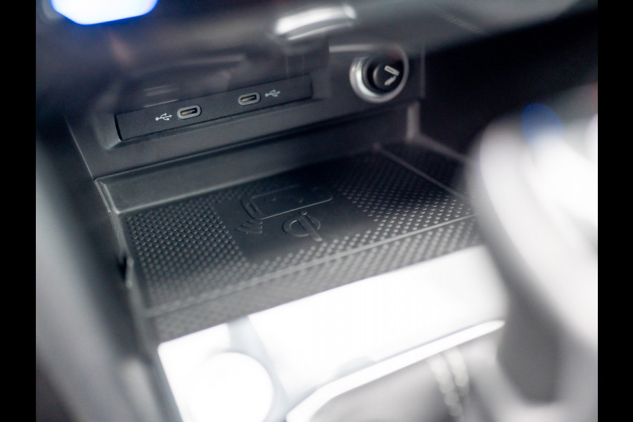 Volkswagen Tiguan 1.4 TSI eHybrid R-Line Business+ | Trekhaak wegkl. | Head Up | Keyless | Side Assist | Elk. A-klep | Prijs Rijklaar!! Volkswagen Tiguan 1.4 TSI eHybrid R-Line Business+ | Trekhaak wegkl. | Head Up | Keyless | Side Assist | Elk. A-klep | Prijs Rijklaar!!