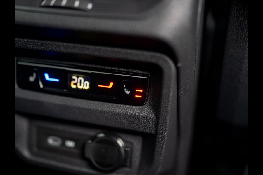 Volkswagen Tiguan 1.4 TSI eHybrid R-Line Business+ | Trekhaak wegkl. | Head Up | Keyless | Side Assist | Elk. A-klep | Prijs Rijklaar!! Volkswagen Tiguan 1.4 TSI eHybrid R-Line Business+ | Trekhaak wegkl. | Head Up | Keyless | Side Assist | Elk. A-klep | Prijs Rijklaar!!