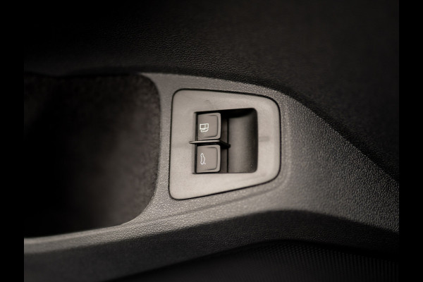 Volkswagen Tiguan 1.4 TSI eHybrid R-Line Business+ | Trekhaak wegkl. | Head Up | Keyless | Side Assist | Elk. A-klep | Prijs Rijklaar!! Volkswagen Tiguan 1.4 TSI eHybrid R-Line Business+ | Trekhaak wegkl. | Head Up | Keyless | Side Assist | Elk. A-klep | Prijs Rijklaar!!