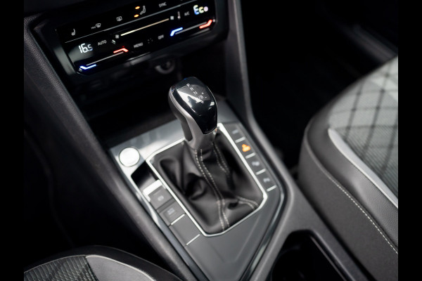 Volkswagen Tiguan 1.4 TSI eHybrid R-Line Business+ | Trekhaak wegkl. | Head Up | Keyless | Side Assist | Elk. A-klep | Prijs Rijklaar!! Volkswagen Tiguan 1.4 TSI eHybrid R-Line Business+ | Trekhaak wegkl. | Head Up | Keyless | Side Assist | Elk. A-klep | Prijs Rijklaar!!