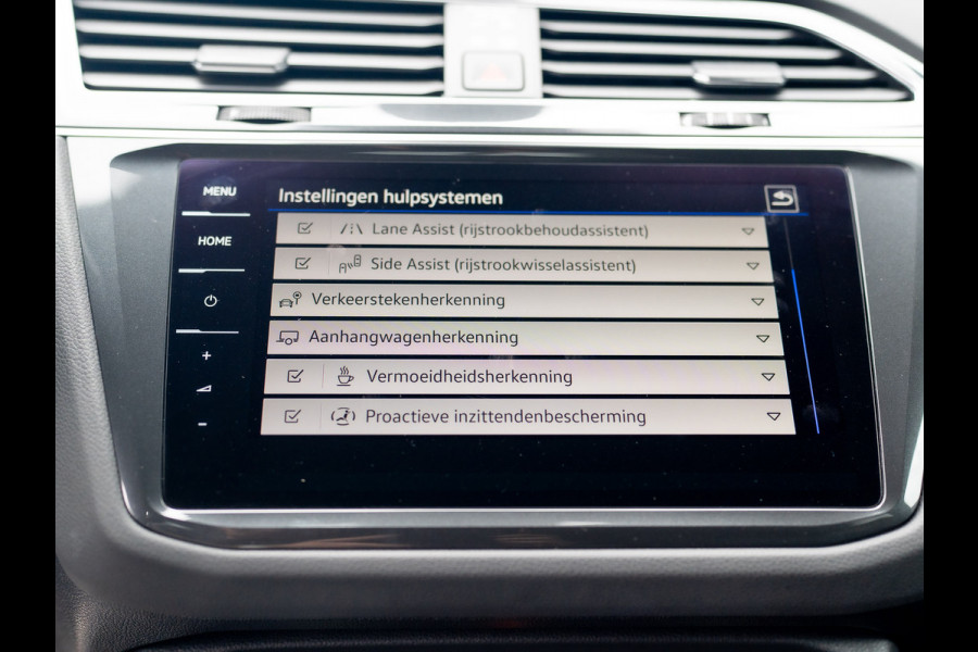 Volkswagen Tiguan 1.4 TSI eHybrid R-Line Business+ | Trekhaak wegkl. | Head Up | Keyless | Side Assist | Elk. A-klep | Prijs Rijklaar!! Volkswagen Tiguan 1.4 TSI eHybrid R-Line Business+ | Trekhaak wegkl. | Head Up | Keyless | Side Assist | Elk. A-klep | Prijs Rijklaar!!