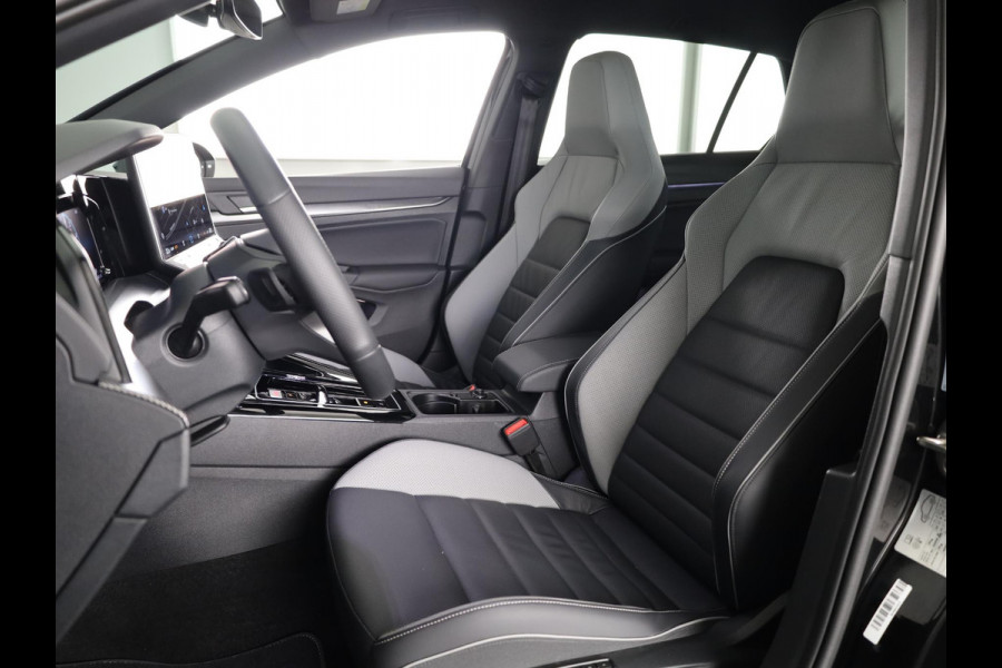 Volkswagen Golf 1.5 eHybrid GTE 272 pk Automaat (DSG) | Private lease vanaf € 782,- pm | Sportpakket | Panoramadak | Lederen bekleding | Elektr. trekhaak | Parkeersensoren | Blackstyle | Stoelverwarming |