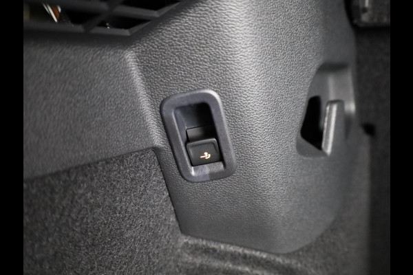 Volkswagen Golf 1.5 eHybrid GTE 272 pk Automaat (DSG) | Private lease vanaf € 782,- pm | Sportpakket | Panoramadak | Lederen bekleding | Elektr. trekhaak | Parkeersensoren | Blackstyle | Stoelverwarming |