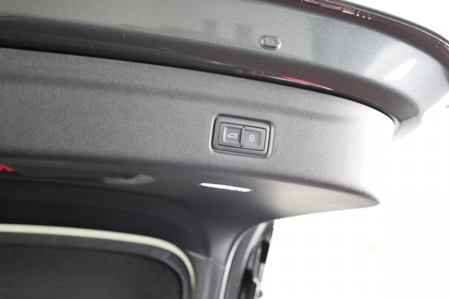 Audi Q6 Sportback e-tron Advanced edition 83 kWh 252pk | Panoramadak | Lederen bekleding | Luchtvering | 21 inch Lichtmetalen velgen