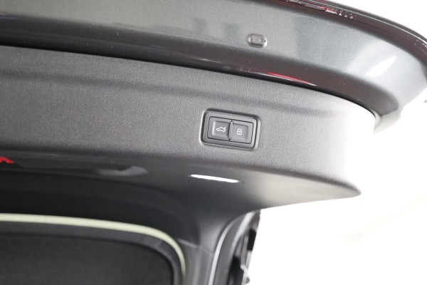 Audi Q6 Sportback e-tron Advanced edition 83 kWh 252pk | Panoramadak | Lederen bekleding | Luchtvering | 21 inch Lichtmetalen velgen