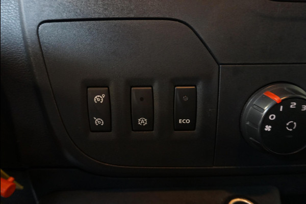 Opel Movano 2.3 Turbo 145pL3H1 Bakwagen Meubelbak met Laadklep | Navigatie | Airco | Cruise control | Zijdeur Opel Movano 2.3 Turbo 145pL3H1 Bakwagen Meubelbak met Laadklep | Navigatie | Airco | Cruise control | Zijdeur