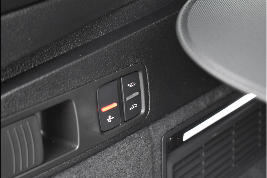 Audi Q5 50 TFSI e S-Line 299 Pk Black Ed RS-Stoel Rood Stiksel Pano Luchtvering Keyless 360 Camera 21 Inch