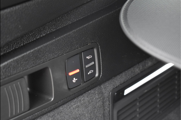 Audi Q5 50 TFSI e S-Line 299 Pk Black Ed RS-Stoel Rood Stiksel Pano Luchtvering Keyless 360 Camera 21 Inch