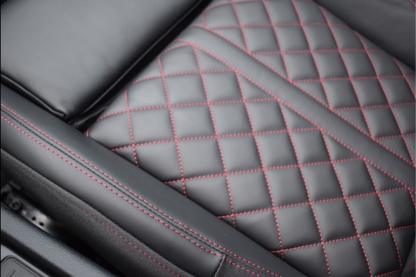 Audi Q5 50 TFSI e S-Line 299 Pk Black Ed RS-Stoel Rood Stiksel Pano Luchtvering Keyless 360 Camera 21 Inch