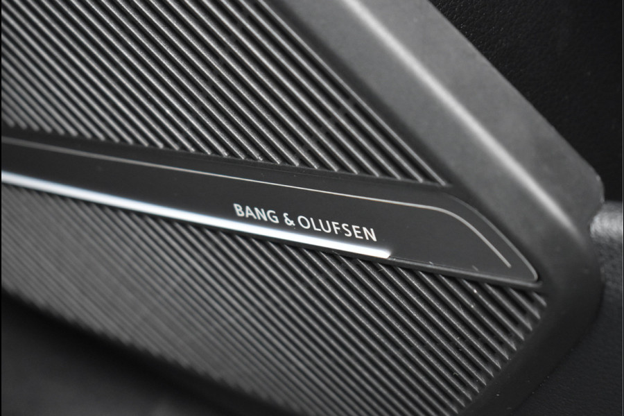 Audi Q5 50 TFSI e S-Line 299 Pk Black Ed RS-Stoel Rood Stiksel Pano Luchtvering Keyless 360 Camera 21 Inch