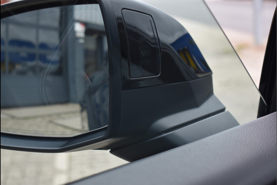 Audi Q5 50 TFSI e S-Line 299 Pk Black Ed RS-Stoel Rood Stiksel Pano Luchtvering Keyless 360 Camera 21 Inch