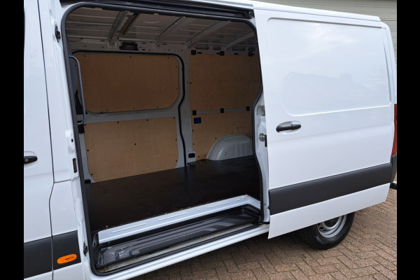 Mercedes-Benz Sprinter 316 CDI Euro 6 Automaat L2H1 - 2x Schuifdr. - 3,5t KG Trekhaak Mercedes-Benz Sprinter 316 CDI Euro 6 Automaat L2H1 - 2x Schuifdr. - 3,5t KG Trekhaak