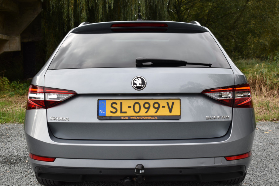 Škoda Superb Combi TSI ACT 150PK DSG AMBITION BUSINESS NAVI/CARPLAY/TREKHAAK/PANORAMADAK Škoda Superb Combi TSI ACT 150PK DSG AMBITION BUSINESS NAVI/CARPLAY/TREKHAAK/PANORAMADAK