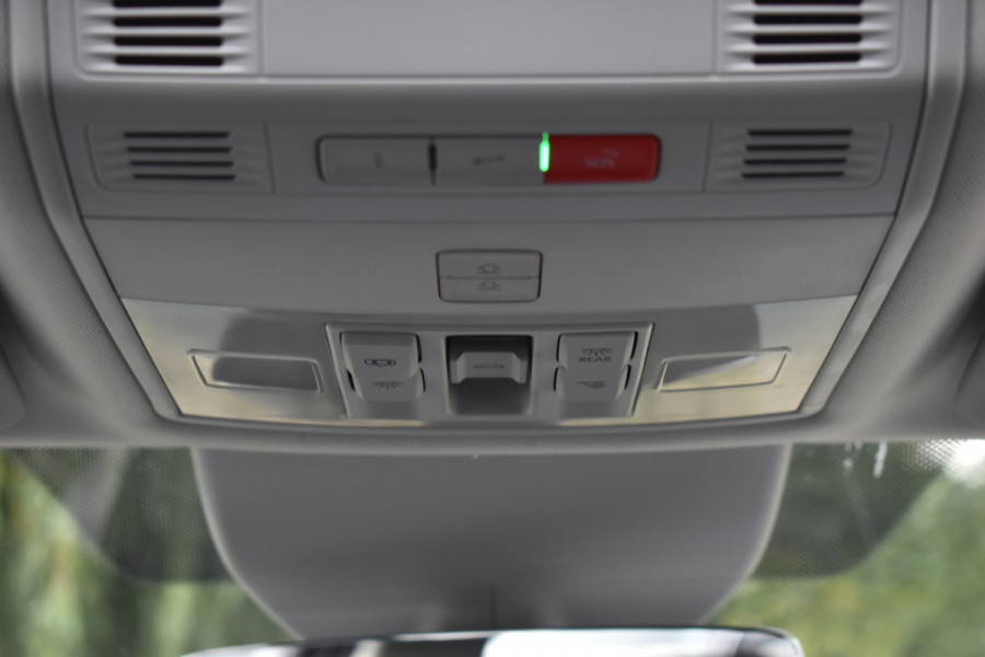 Škoda Superb Combi TSI ACT 150PK DSG AMBITION BUSINESS NAVI/CARPLAY/TREKHAAK/PANORAMADAK Škoda Superb Combi TSI ACT 150PK DSG AMBITION BUSINESS NAVI/CARPLAY/TREKHAAK/PANORAMADAK