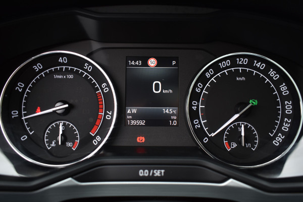 Škoda Superb Combi TSI ACT 150PK DSG AMBITION BUSINESS NAVI/CARPLAY/TREKHAAK/PANORAMADAK Škoda Superb Combi TSI ACT 150PK DSG AMBITION BUSINESS NAVI/CARPLAY/TREKHAAK/PANORAMADAK