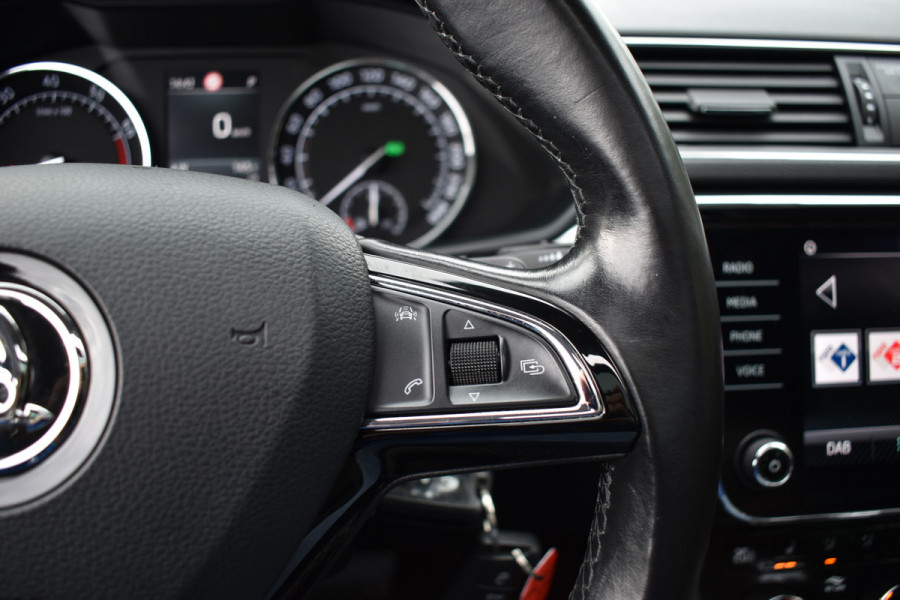 Škoda Superb Combi TSI ACT 150PK DSG AMBITION BUSINESS NAVI/CARPLAY/TREKHAAK/PANORAMADAK Škoda Superb Combi TSI ACT 150PK DSG AMBITION BUSINESS NAVI/CARPLAY/TREKHAAK/PANORAMADAK