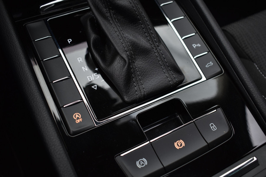 Škoda Superb Combi TSI ACT 150PK DSG AMBITION BUSINESS NAVI/CARPLAY/TREKHAAK/PANORAMADAK Škoda Superb Combi TSI ACT 150PK DSG AMBITION BUSINESS NAVI/CARPLAY/TREKHAAK/PANORAMADAK