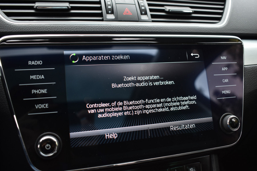 Škoda Superb Combi TSI ACT 150PK DSG AMBITION BUSINESS NAVI/CARPLAY/TREKHAAK/PANORAMADAK Škoda Superb Combi TSI ACT 150PK DSG AMBITION BUSINESS NAVI/CARPLAY/TREKHAAK/PANORAMADAK