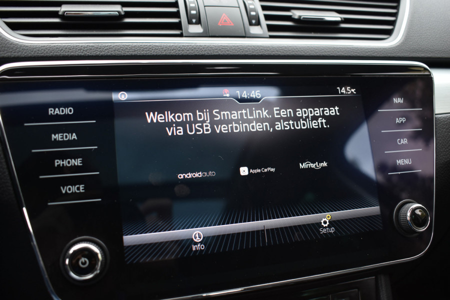 Škoda Superb Combi TSI ACT 150PK DSG AMBITION BUSINESS NAVI/CARPLAY/TREKHAAK/PANORAMADAK Škoda Superb Combi TSI ACT 150PK DSG AMBITION BUSINESS NAVI/CARPLAY/TREKHAAK/PANORAMADAK