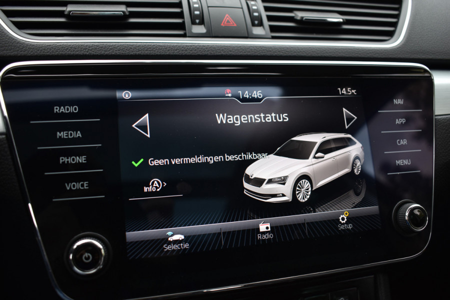 Škoda Superb Combi TSI ACT 150PK DSG AMBITION BUSINESS NAVI/CARPLAY/TREKHAAK/PANORAMADAK Škoda Superb Combi TSI ACT 150PK DSG AMBITION BUSINESS NAVI/CARPLAY/TREKHAAK/PANORAMADAK