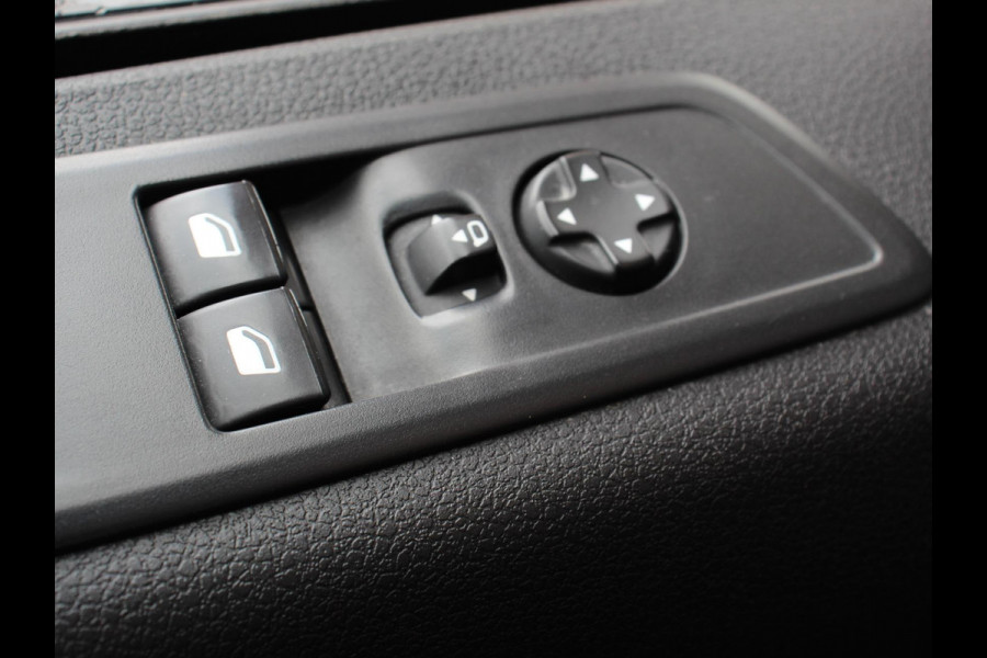 Opel Vivaro-e L3 75 kWh Automaat 6-Persoons Dubbele Cabine Lang | Navigatie | Airco | 2 x Schuifdeur | Lichtmetalen velgen| Cruise Control | Side Bars | Bumpers in kleur