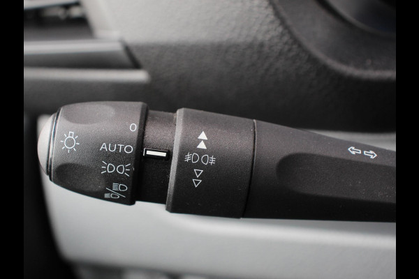 Opel Vivaro-e L3 75 kWh Automaat 6-Persoons Dubbele Cabine Lang | Navigatie | Airco | 2 x Schuifdeur | Lichtmetalen velgen| Cruise Control | Side Bars | Bumpers in kleur