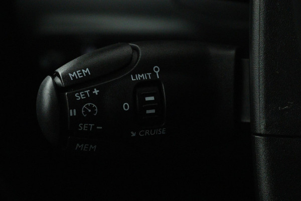 Citroën C3 1.2 PureTech S&S Feel Edition (TREKHAAK, LANE-ASSSIST, NAVIGATIE, CARPLAY, PARKEERSENSOREN, CRUISE CONTROL)