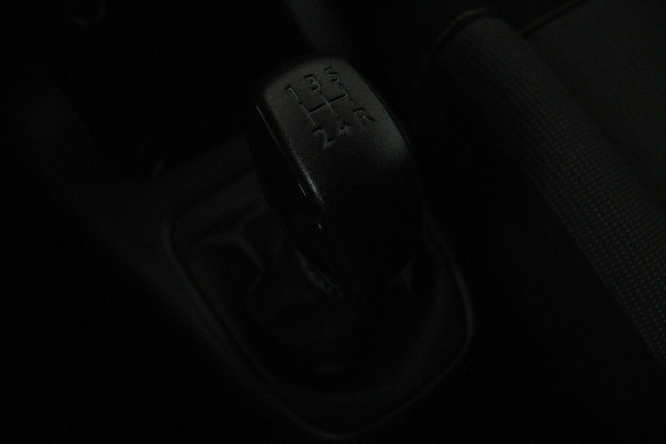 Citroën C3 1.2 PureTech S&S Feel Edition (TREKHAAK, LANE-ASSSIST, NAVIGATIE, CARPLAY, PARKEERSENSOREN, CRUISE CONTROL)